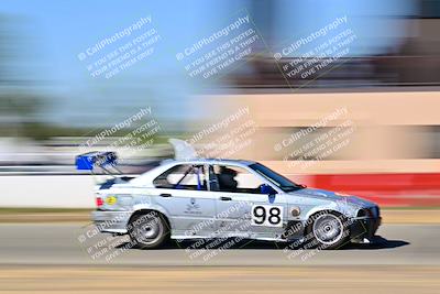 media/Sep-29-2024-24 Hours of Lemons (Sun) [[6a7c256ce3]]/StartFinish (245p-330p)/